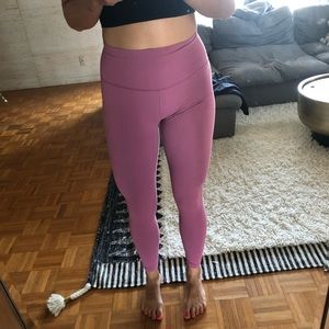 Wonder Under Legging